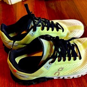 ON running sneaker